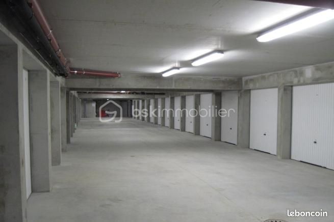 Parking 14 m² · à Grenoble · 14 m² · 11 000 €