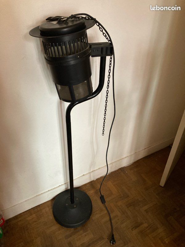 Anti moustique avec socle et ventilation (image 1)