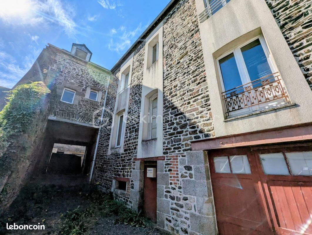 Immeuble 12 pièces 229 m² · à Fougères · 229 m² · 235 000 €