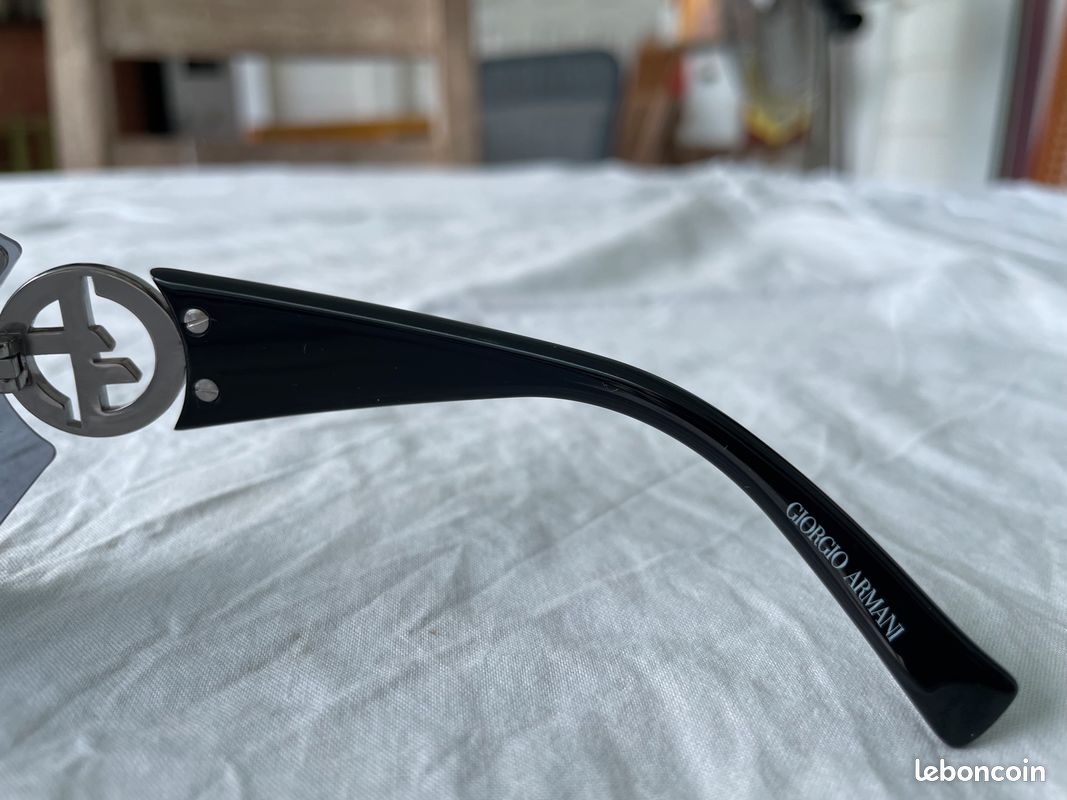 Lunettes de soleil Giorgio Armani – Unisexe – État neuf (image 6)