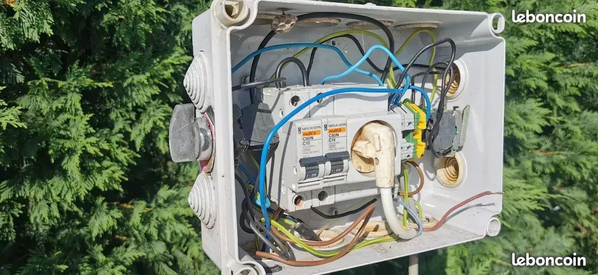 Projecteur sur pied 4m INOX avec boitier électrique et minuterie (image 3)