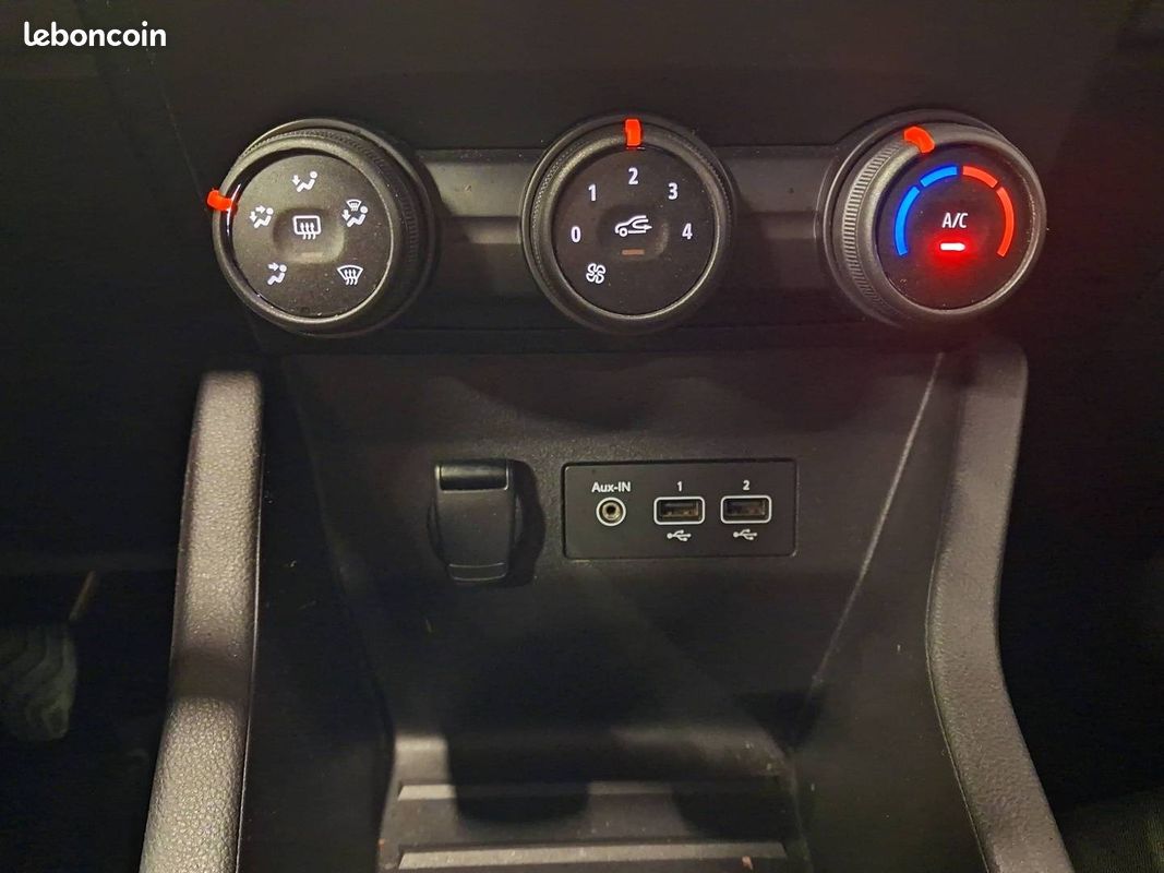 Renault clio societe blue dci 85 air nav (image 23)