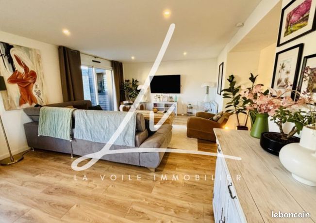 Maison 9 pièces 235 m²