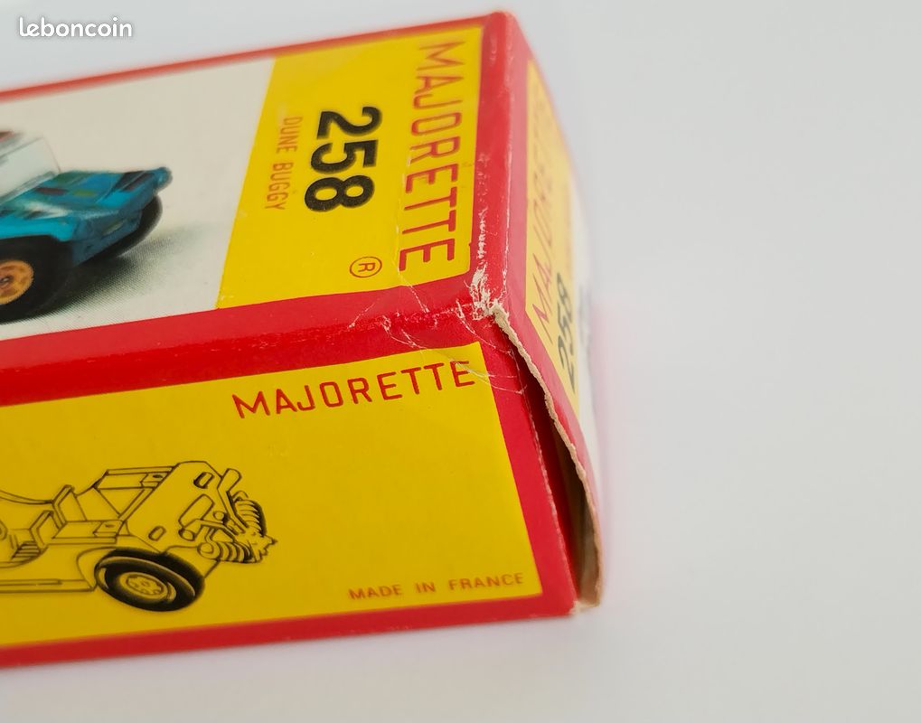 Majorette Toyota Corolla Altis rouge métallisé sous blister