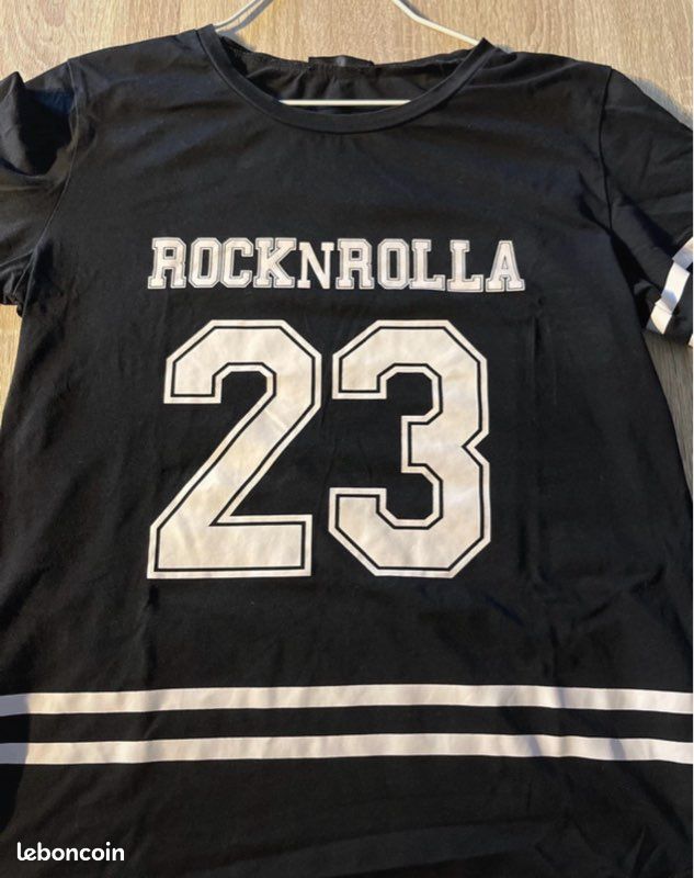 T-shirt (image 2)