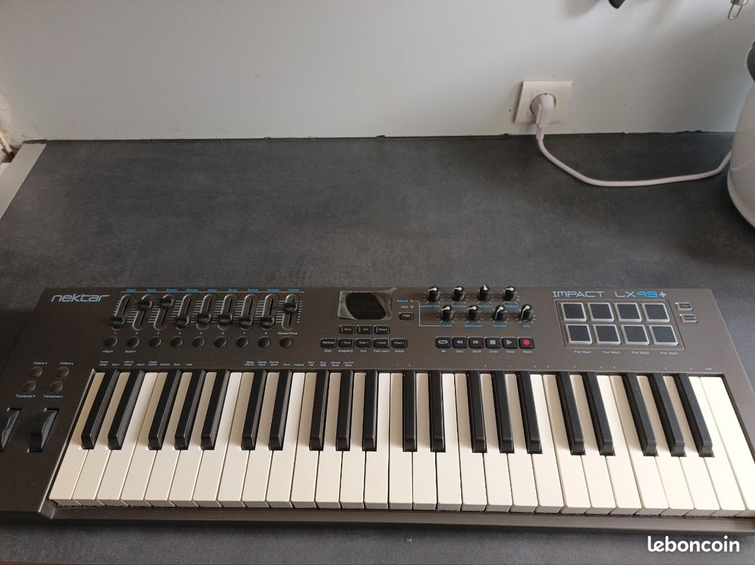 Nektar - Clavier maître MIDI/USB Nektar Impact SE61 avec intégration Nektar - Clavier maître MIDI/USB Nektar Impact SE61 avec intégration