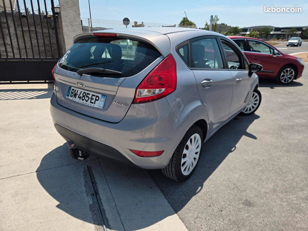 🚗 À VENDRE : Ford Fiesta Ambiante 1.25 i 82 ch – Économique et fiable (image 2)