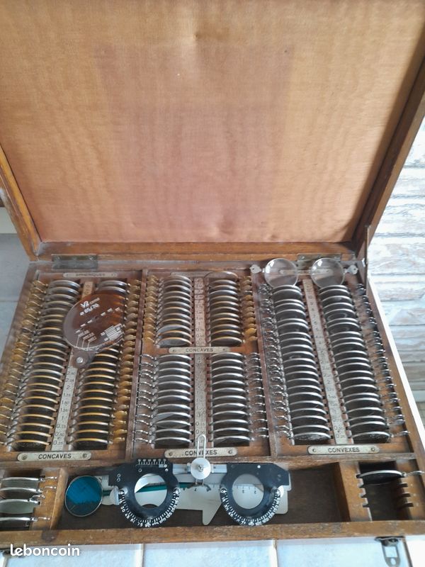 Ancien coffret de d ophtalmologie (image 1)