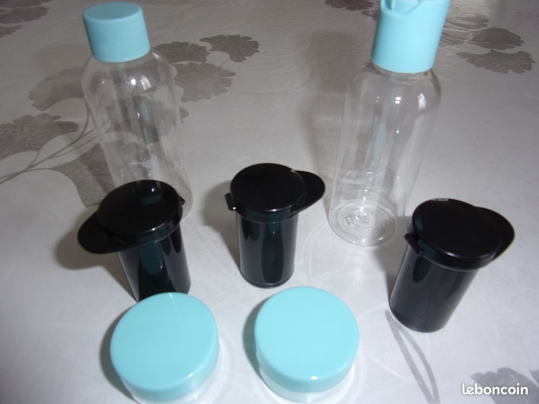 Set de voyage de7 flacons pour produits de beauté (image 2)