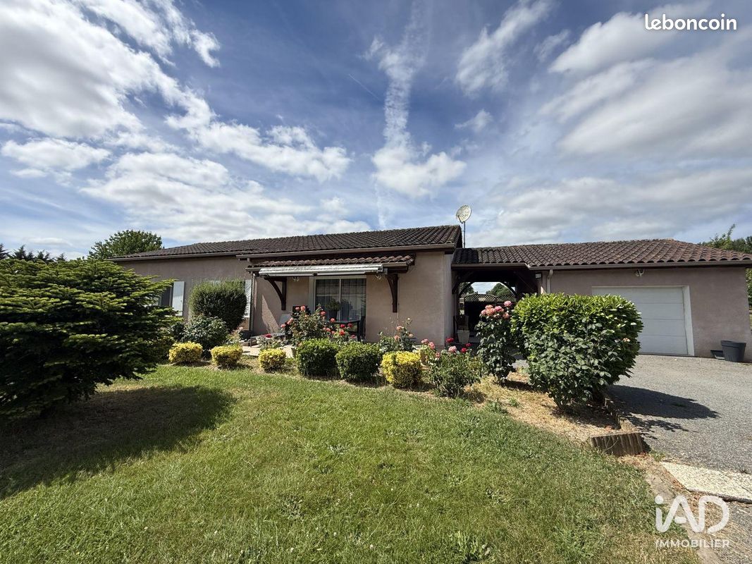 Maison 4 pièces 125 m² · à Saint-Pierre-d'Eyraud · 125 m² · 220 000 €