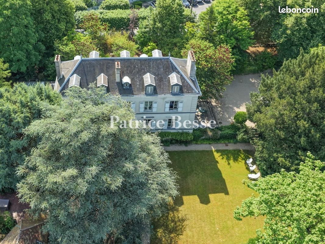 Maison 12 pièces 340 m² · à Cerny · 340 m² · 850 000 €