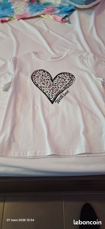 T-shirt (image 1)