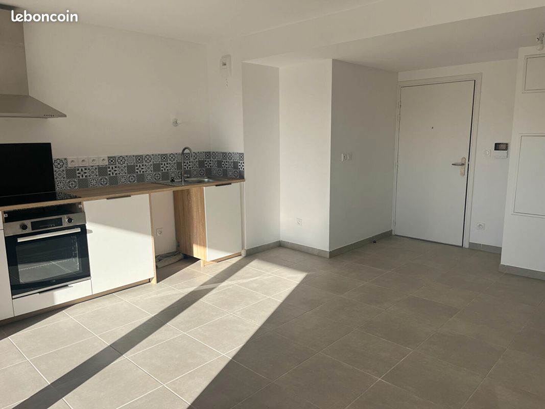 Appartement 2 pièces 45 m² · à Istres · 45 m² · 705 €/mois