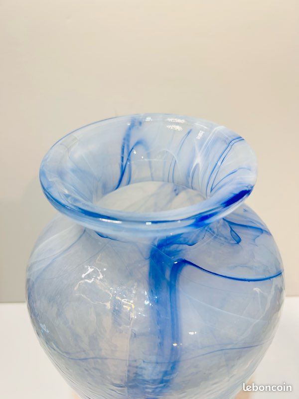 Vase bleu en verre soufflé (Neu (gemäss Beschreibung)) in Grimisuat für CHF 45 - mit Lieferung