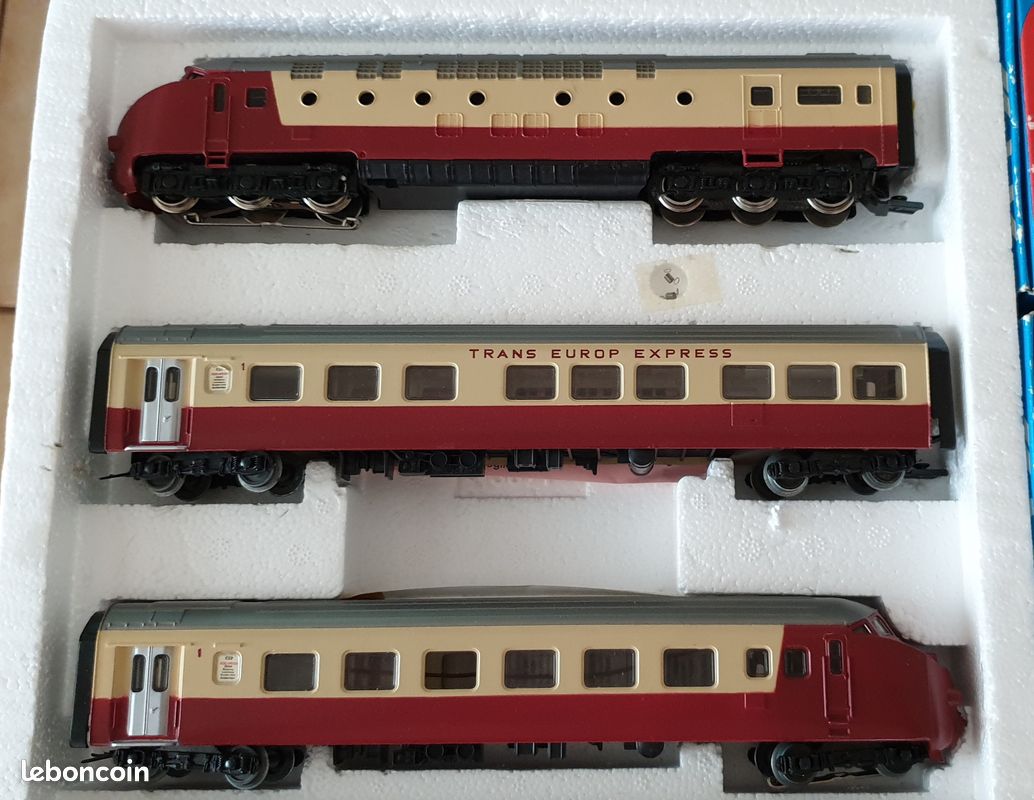 Train electrique HO marklin (réseau complet) (image 6)