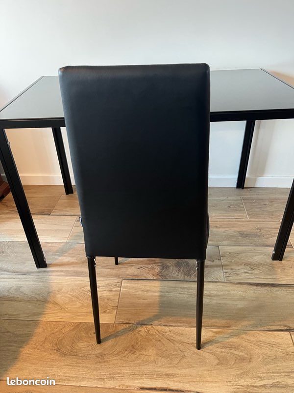 Table + 4 chaises à vendre (image 5)