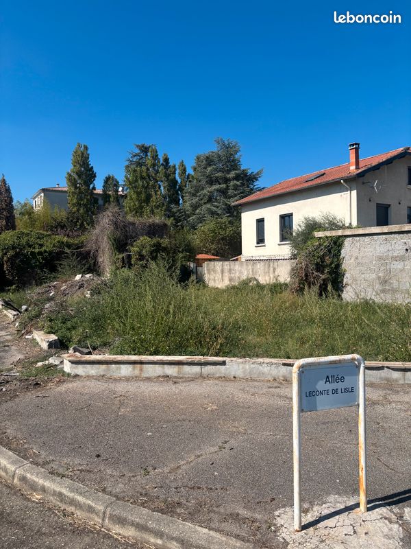 Terrain constructible Montélimar, hors lotissement · 85 000 €
