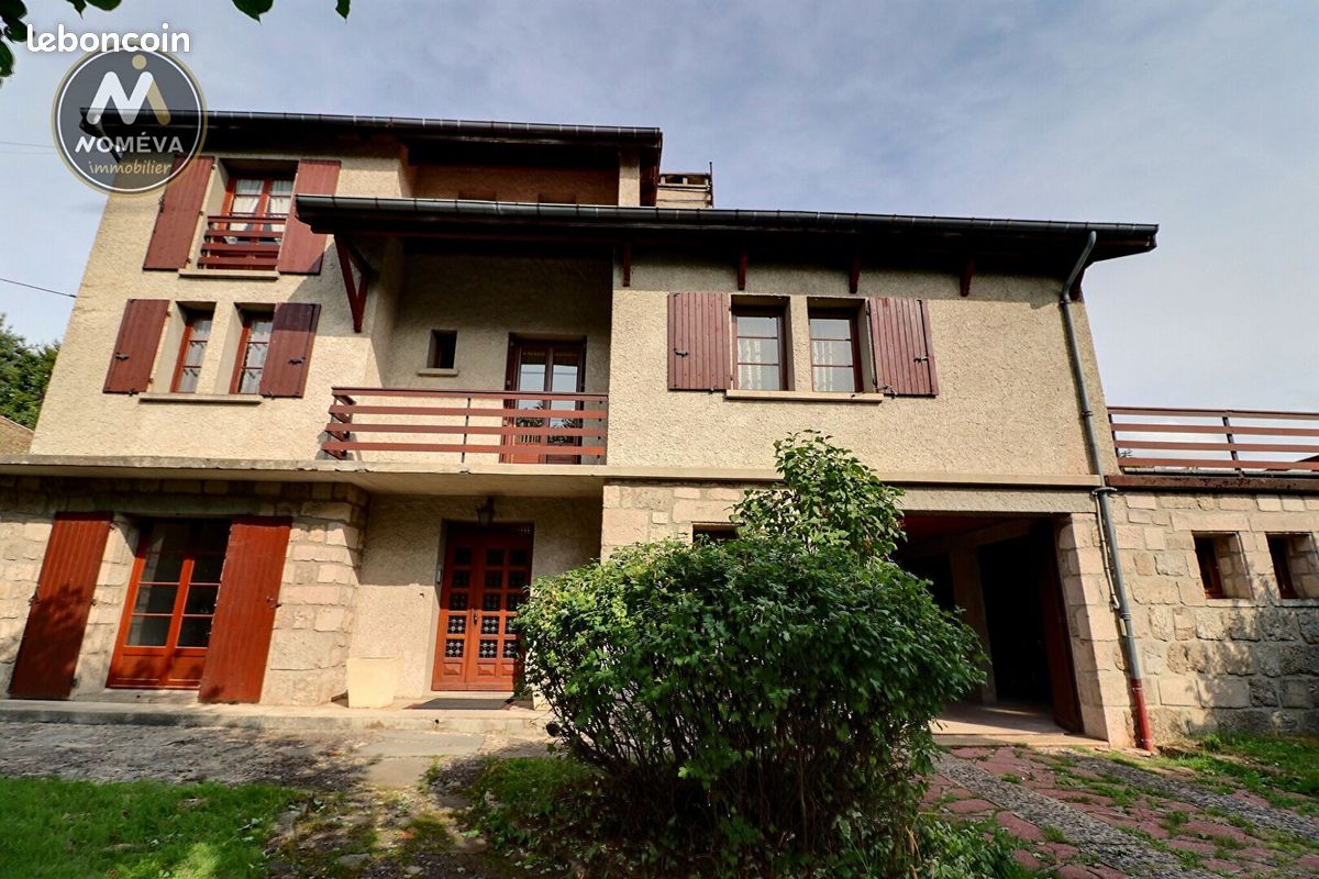 Maison 9 pièces 188 m² · à Montfaucon-en-Velay · 188 m² · 209 000 €