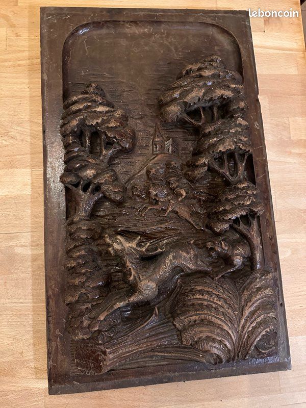Ancien bas relief en bois sculpté - scène moyenâgeuse de chasse au cerf (image 9)