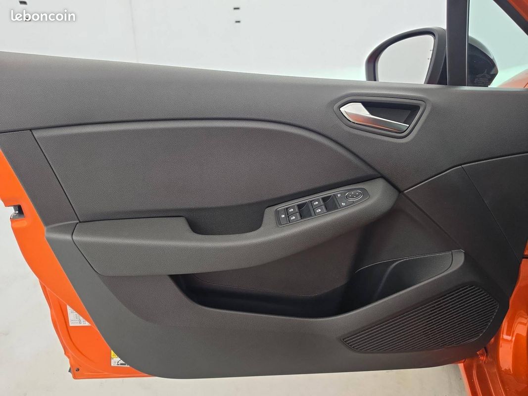 RENAULT Clio Blue dCi 100 Evolution (image 11)