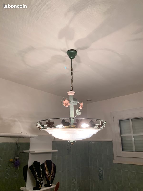 Lustre (image 1)