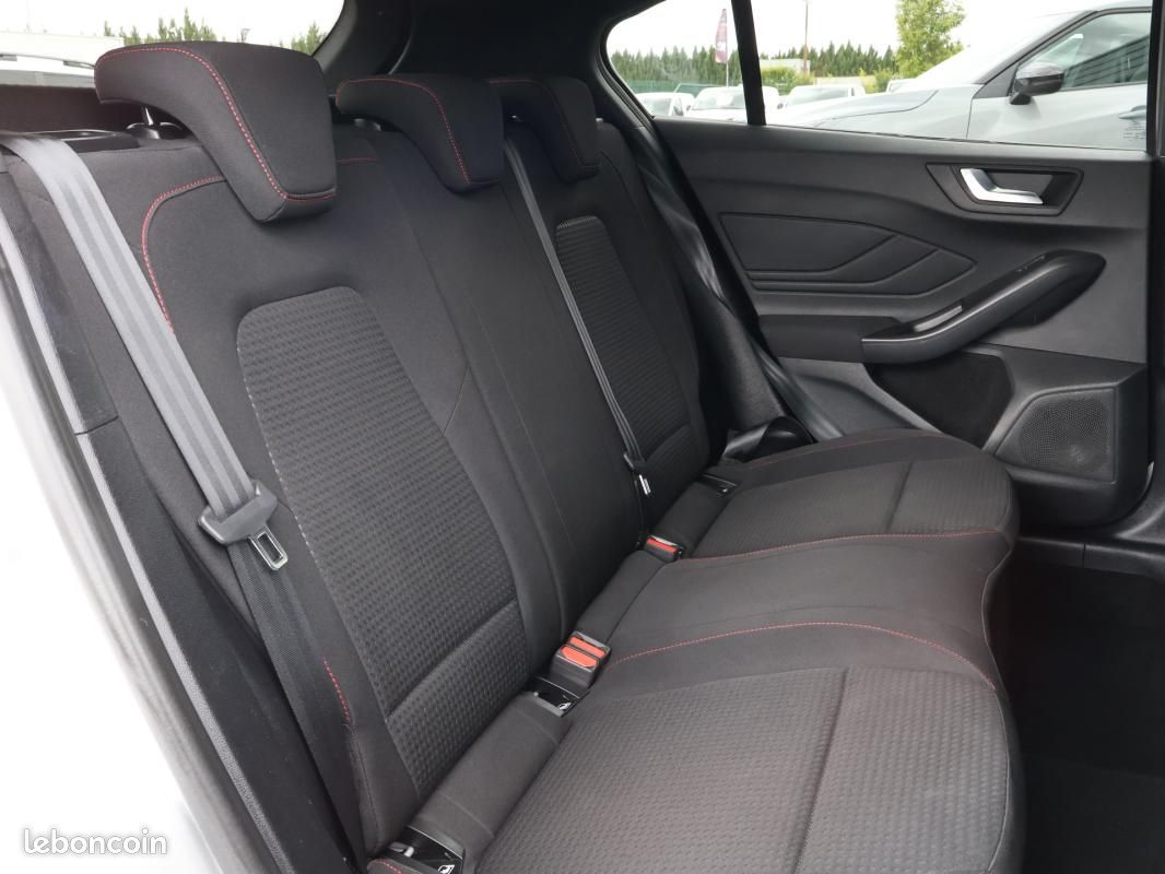 Ford Focus 1.0 EcoBoost 155 S&S mHEV Powershift ST-Line X (image 10)