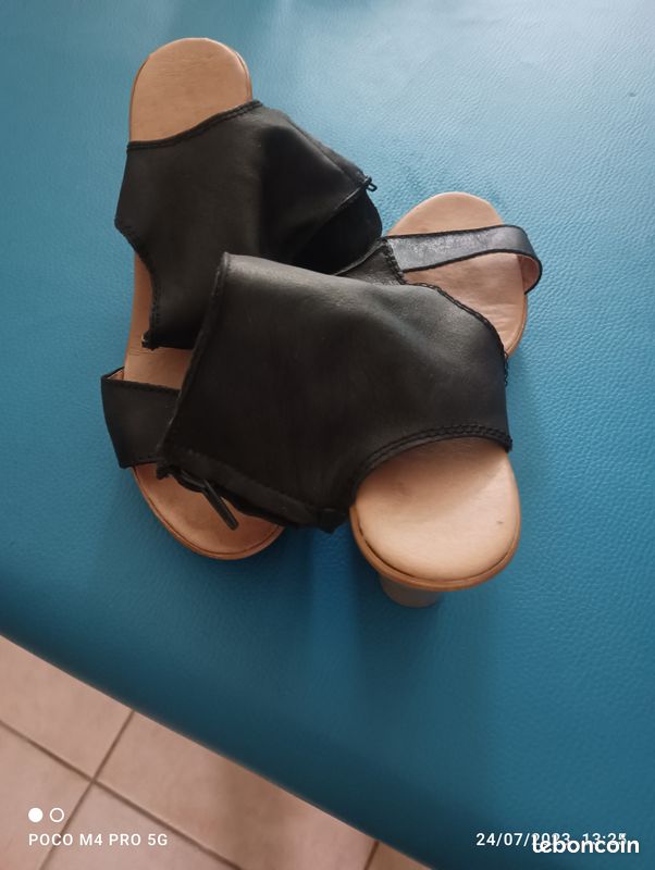 Pieds nus en cuir (image 3)