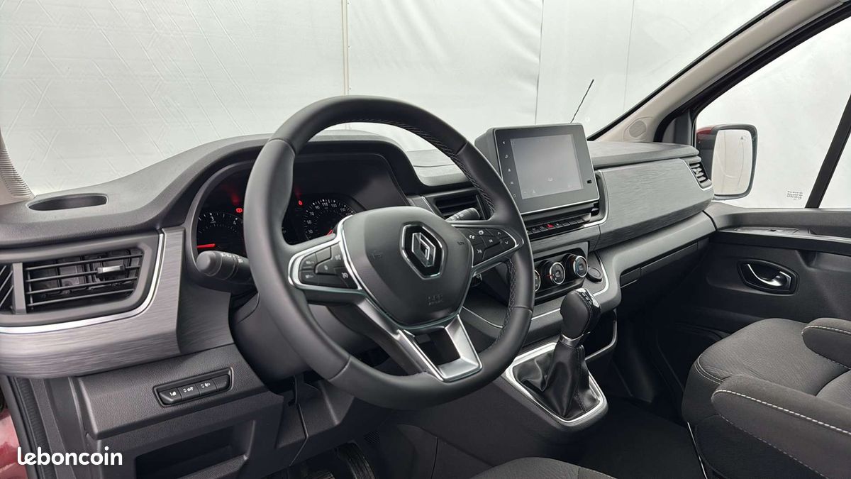 Renault trafic blue dci 170 auto grand spaceclass (image 23)