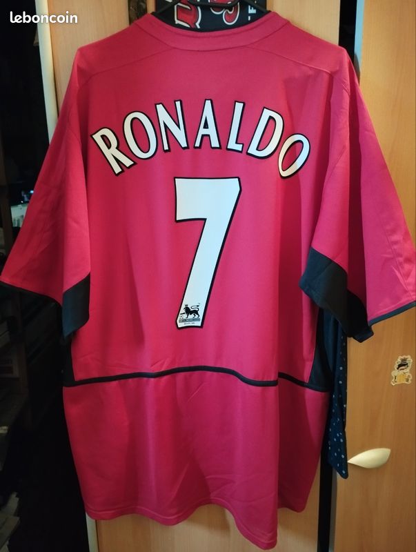MANCHESTER UNITED 1994 1995 AWAY FOOTBALL SHIRT SOCCER JERSEY UMBRO BLACK MANCHESTER UNITED 1994 1995 AWAY FOOTBALL SHIRT SOCCER JERSEY UMBRO BLACK