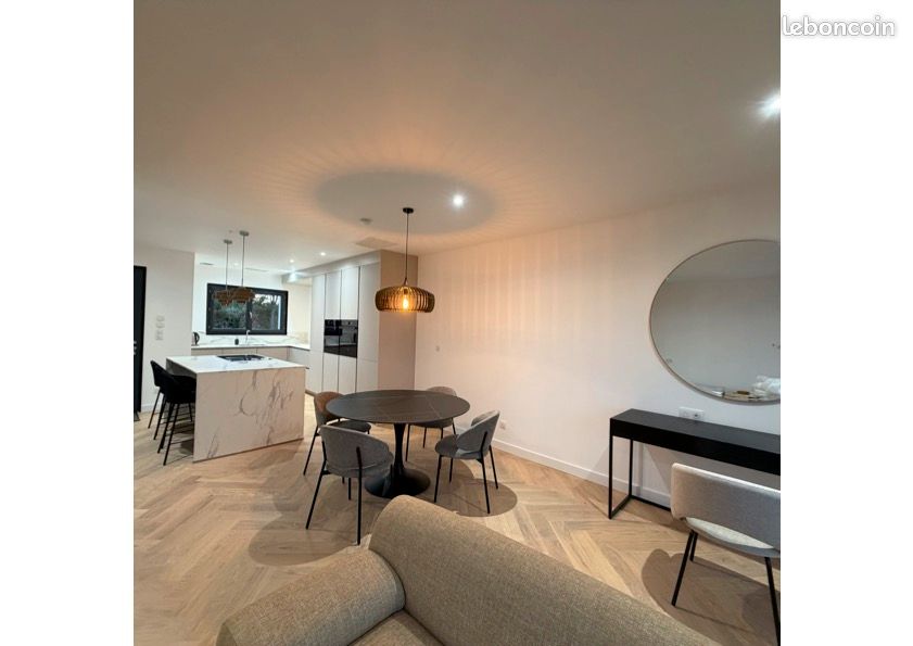 Maison 5 pièces 121 m² · à Bordeaux · 121 m² · 2 000 €/mois