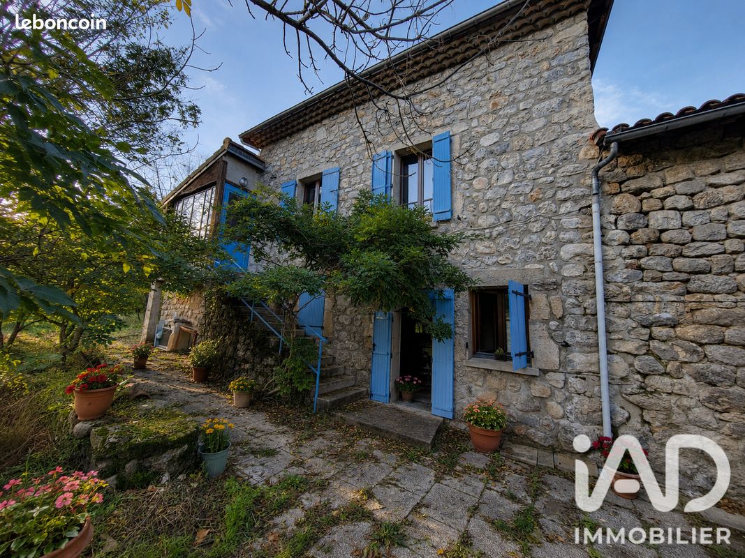 Maison 9 pièces 230 m² · à Mayres · 230 m² · 219 500 €