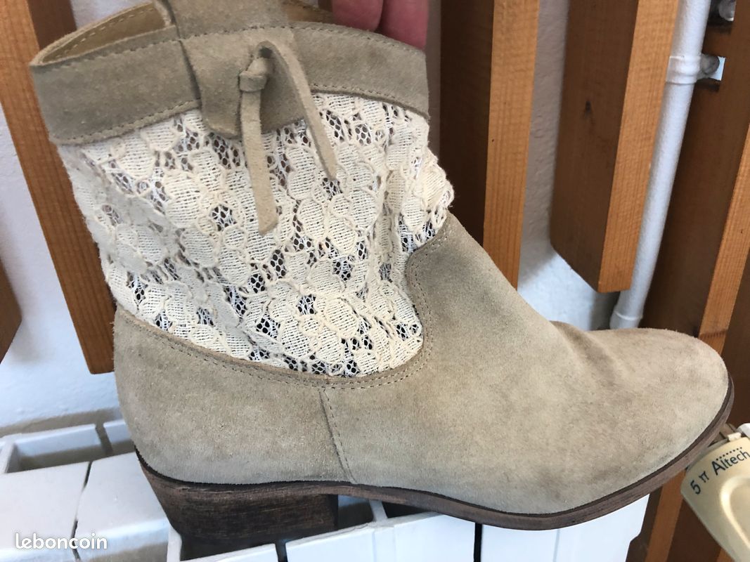 Boots (image 2)