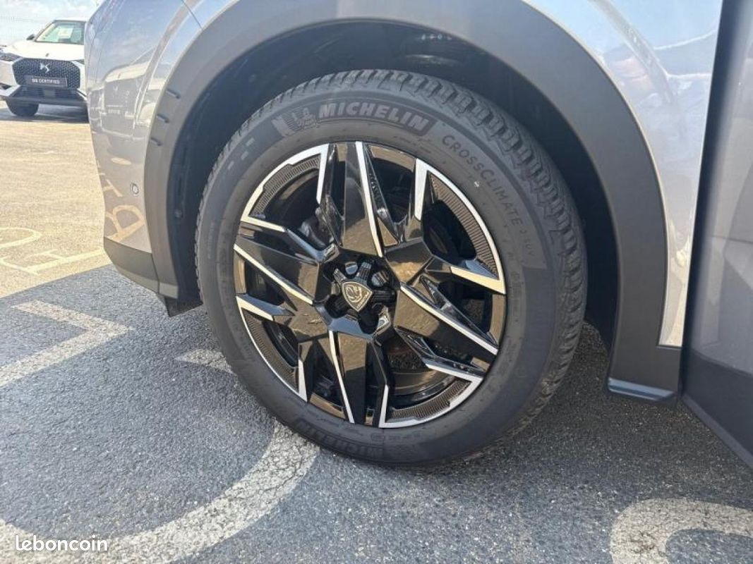 Peugeot 3008 1.2 Hybrid 136ch Allure e-DCS6 (image 11)
