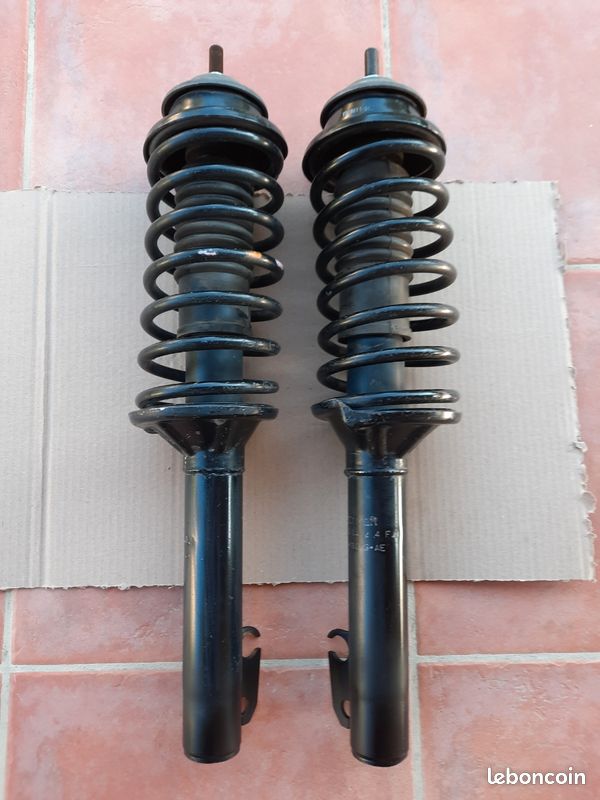 LOT DE 2 AMORTISSEURS AVANT + RESSORTS D'ORIGINE DE FORD ESCORT XR3i MK3 (image 1)