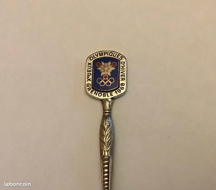 CUILLIERE DES JEUX Olympiques De Grenoble En 1968 EUR 60,00 - FR