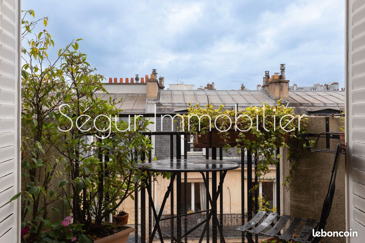 Appartement 6 pièces 108 m² · à Paris · 107,8 m² · 1 060 000 €