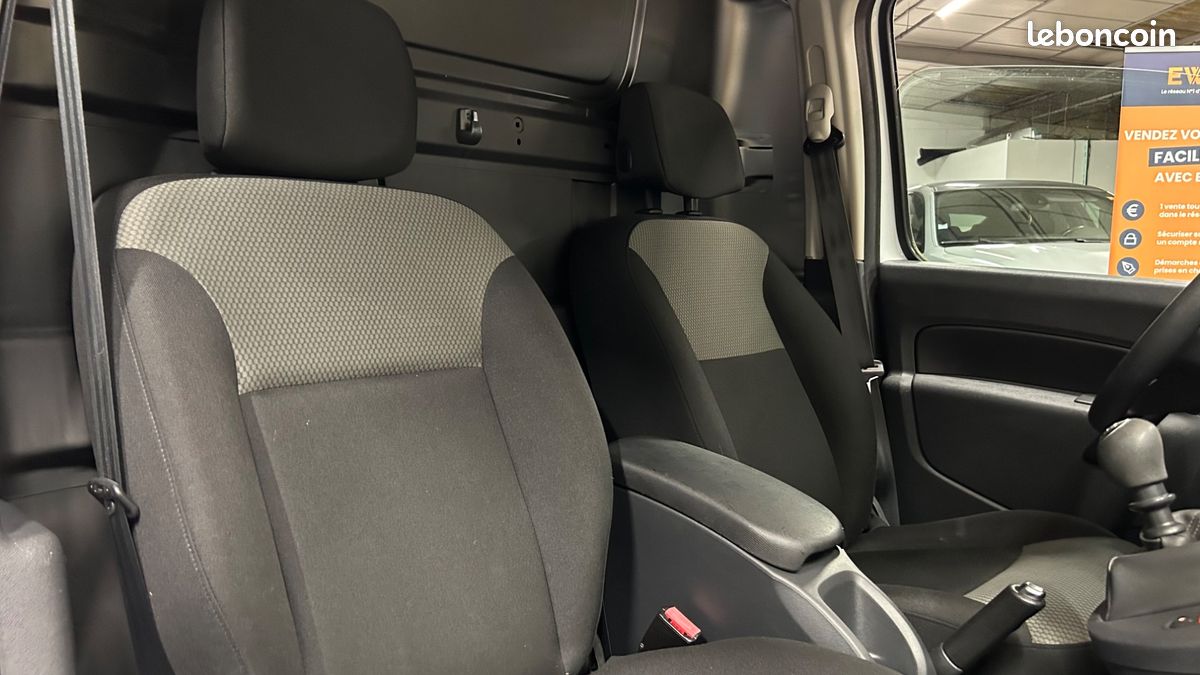 RENAULT KANGOO EXPRESS FOURGON 1.5 BLUEDCI 95 CONFORT TVA RECUPERABLe (image 6)