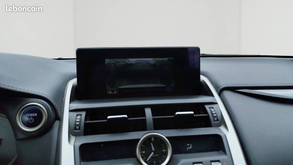LEXUS NX 300h 4WD Pack (image 15)
