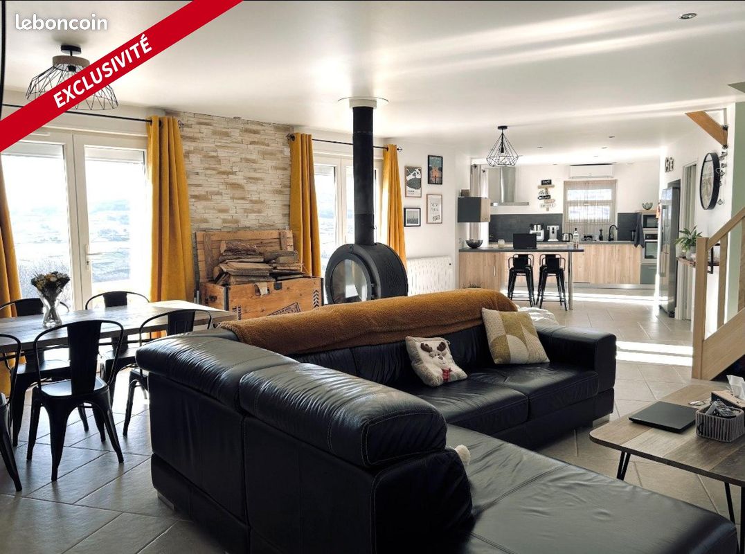 Maison 7 pièces 140 m² · à Saint-Georges-en-Couzan · 140 m² · 380 000 €