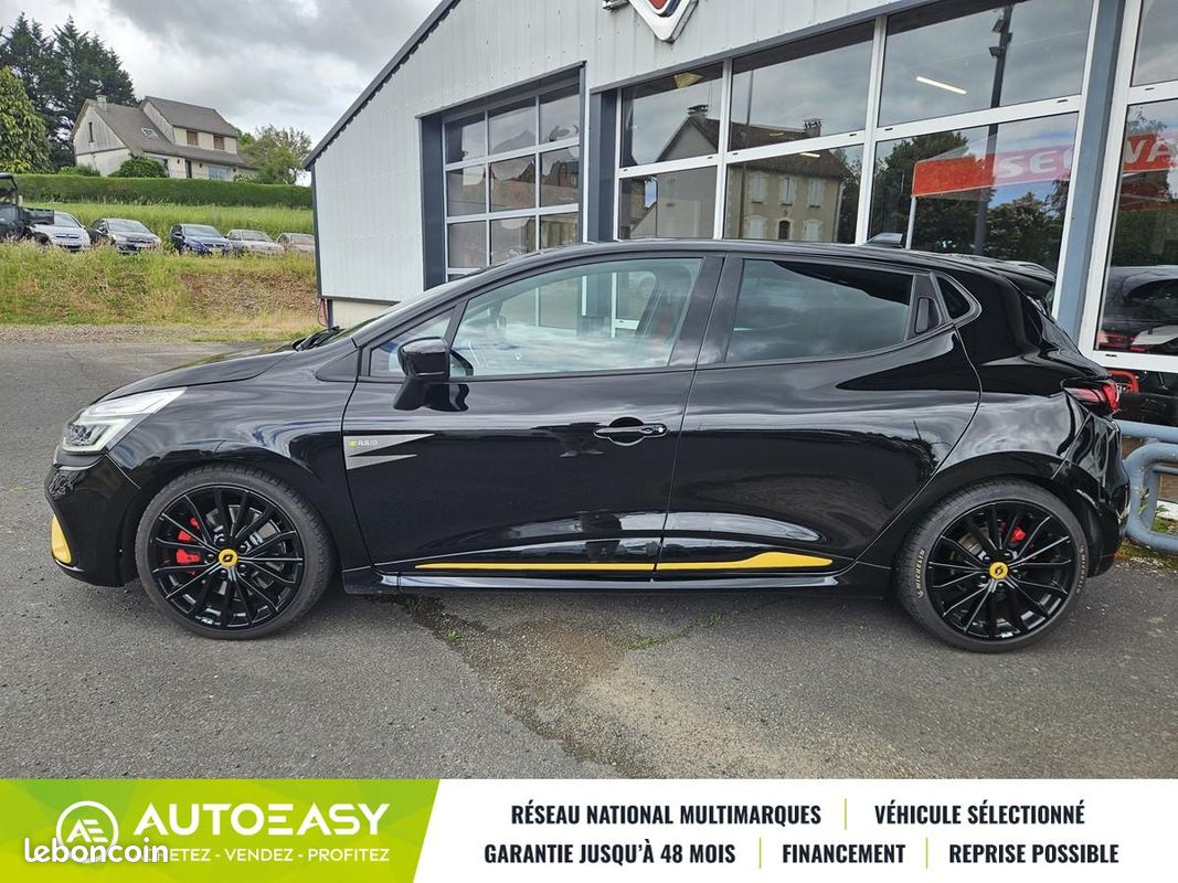 Renault Clio IV RS 1.6 220 TROPHY EDC 6 RS18 AKRAPOVIC (image 28)