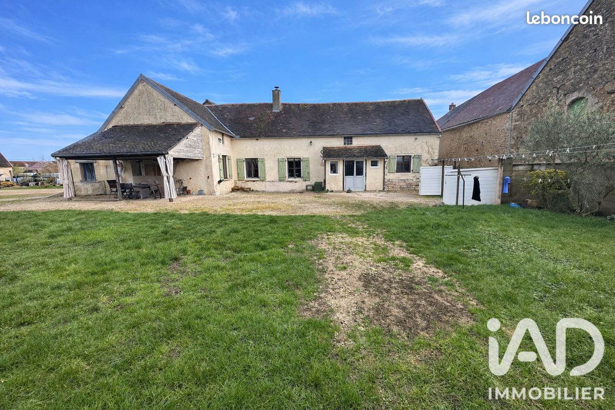Maison 5 pièces 102 m² · à Lagesse · 102 m² · 135 000 €