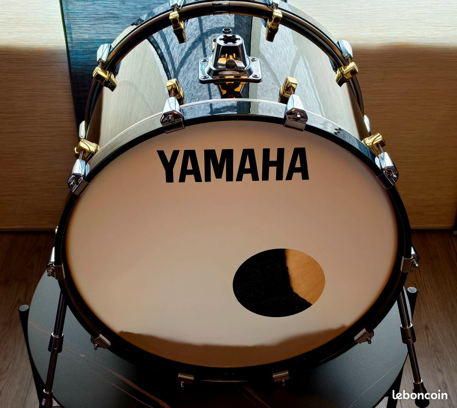Grosse Caisse 22" YAMAHA Maple Custom (image 1)