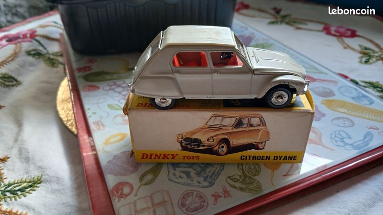 Dinky Toys - 1:43 - ref. 1413 Citroen Dyane 1967 - boîte
