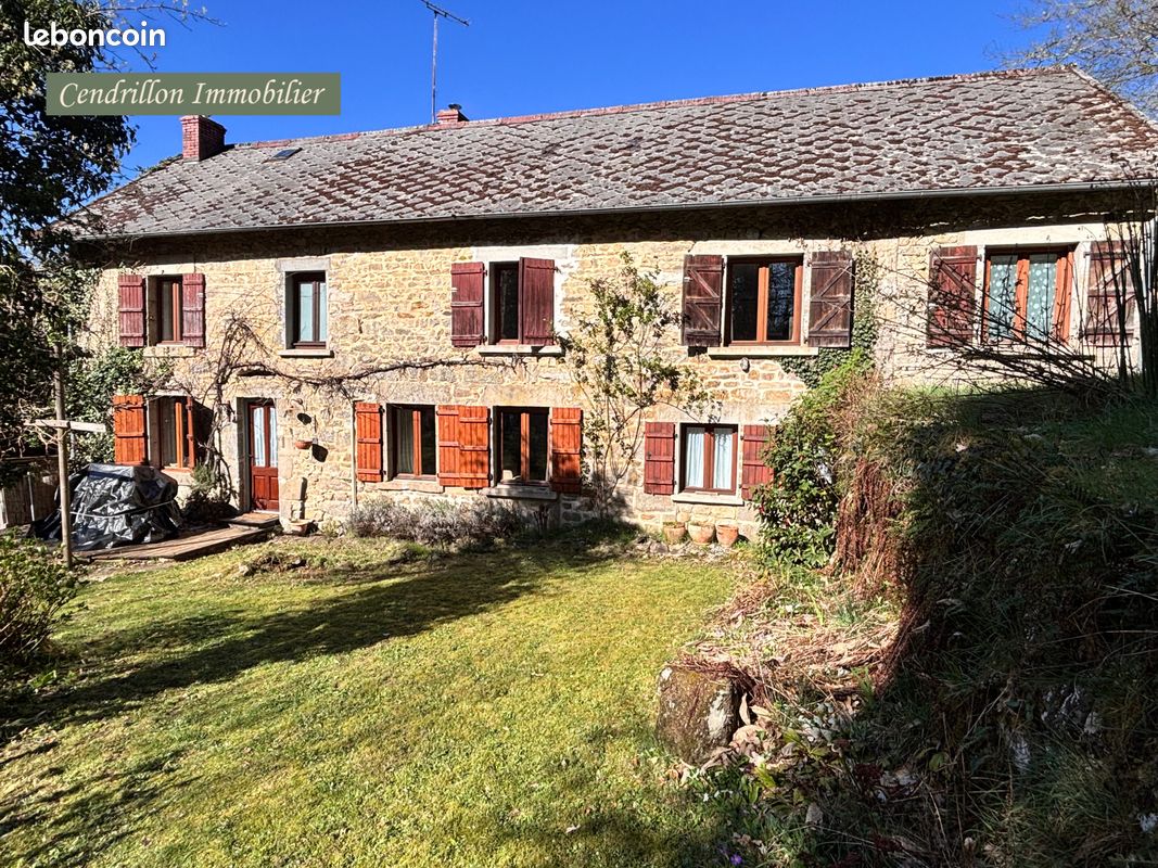 Maison 8 pièces 170 m² · à Saint-Junien-la-Bregère · 170 m² · 165 000 €