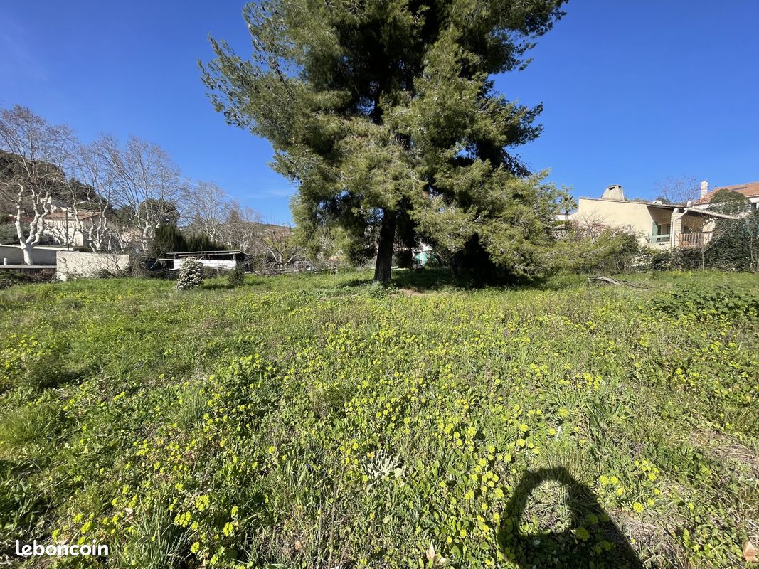 Terrain 1100 m² · à Allauch · 1 100 m² · 269 000 €