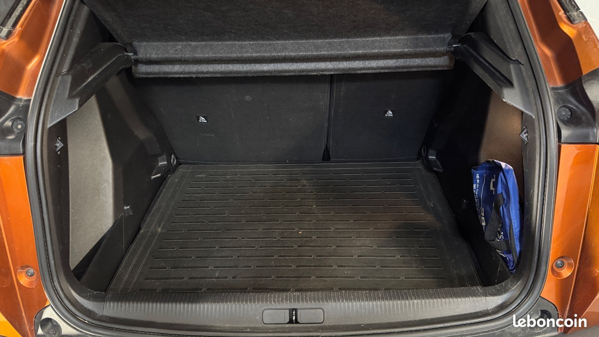 PEUGEOT 2008 GENERATION-I 1.2 PURETECH 130ch ALLURE START-STOP - ATTELAGE - CARPLAY (image 24)