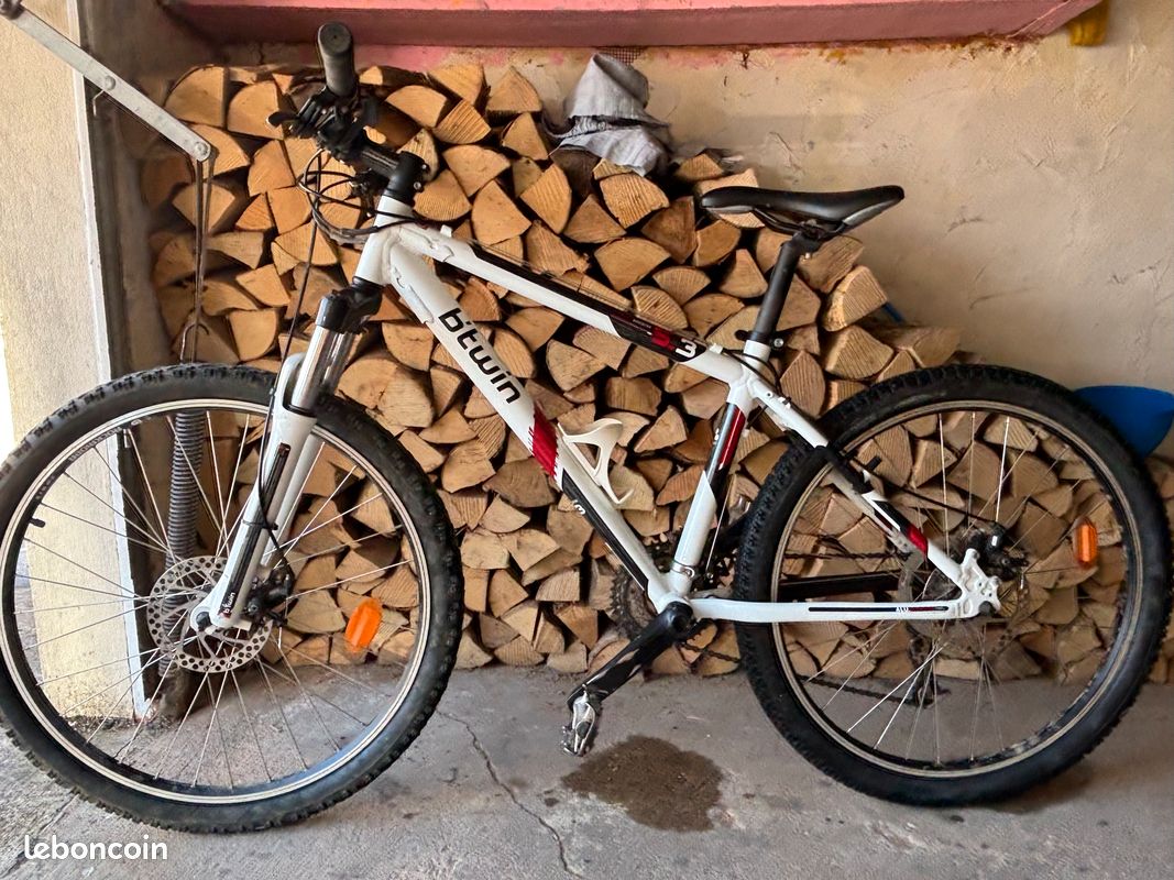 Vélo Vtt Randonnée Btwin Rockrider 520 Fiche Technique St 520 Pneu