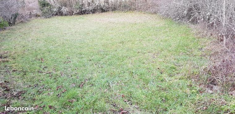 TERRAIN 850m2 AVEC CU