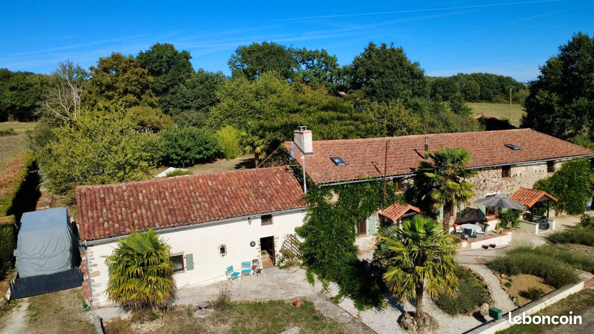 Maison 8 pièces 278 m² · à Alloue · 278 m² · 278 000 €