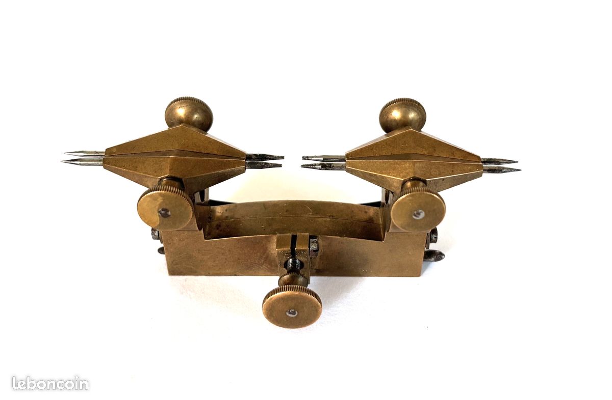 Lot D'outils D'horloger Anciens - Couronnes De Montres 4,5 Et 5 Mm, Pas 90/100